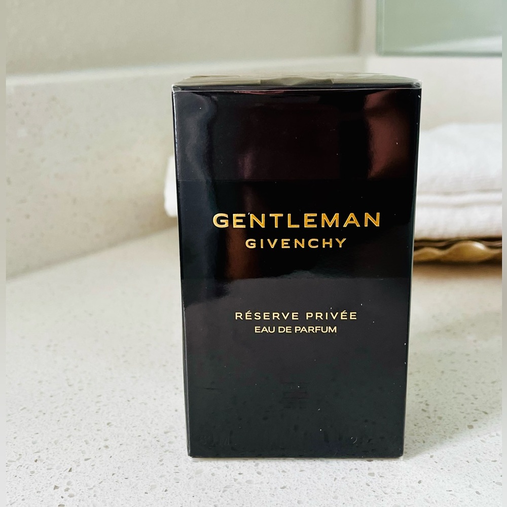 NIB Men’s Givenchy Gentleman Privee Reserve Eau de Parfum 2oz Luxury Cologne
